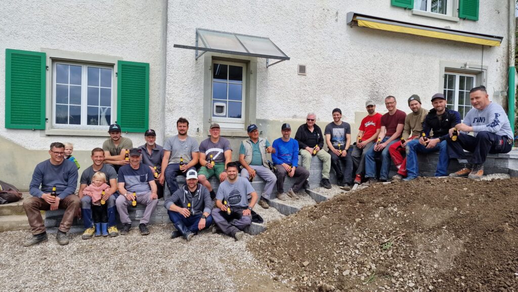 Gruppenfoto der Arbeiter am Samstag